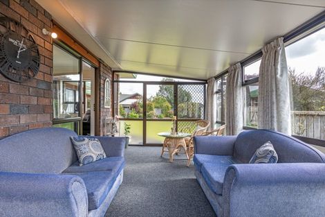 Photo of property in 19 Clearview Drive, Milson, Palmerston North, 4414