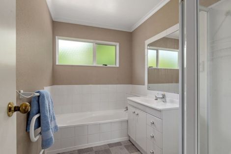 Photo of property in 24b Palmgreen Court, Stanmore Bay, Whangaparaoa, 0932