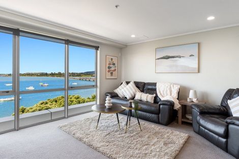 Photo of property in 72 Devonport Road, Tauranga, 3110