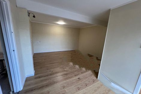 Photo of property in 73 Totaravale Drive, Totara Vale, Auckland, 0629