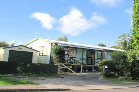 Photo of property in 1/9 Titoki Street, Te Atatu Peninsula, Auckland, 0610