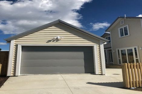 Photo of property in 2 Riroriro Close, Papakura, 2110