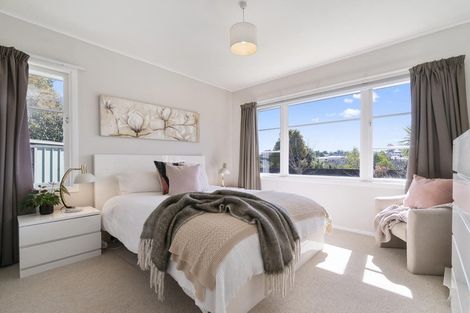 Photo of property in 4 Glenford Lane, Te Atatu Peninsula, Auckland, 0610