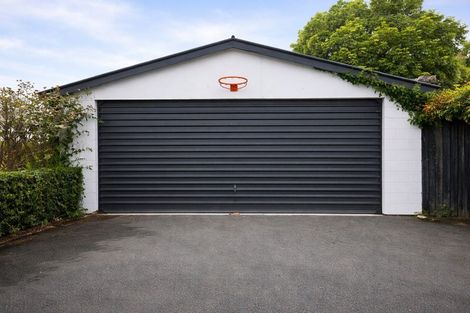 Photo of property in 10 Lucienne Place, Hillsborough, Christchurch, 8022