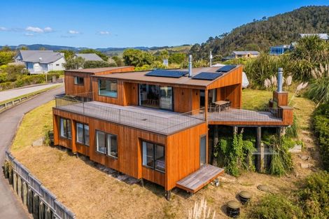 Photo of property in 92 Grange Road, Hahei, Whitianga, 3591