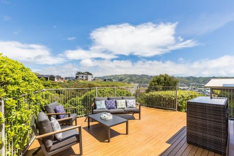 Photo of property in 10 Hanmer Cove, Aotea, Porirua, 5024