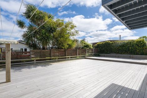 Photo of property in 63 Bassett Road, Johnsonville, Wellington, 6037