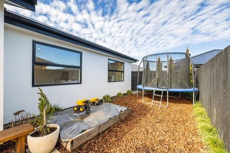 Photo of property in 32 Mckerrow Street, Marshland, Christchurch, 8083