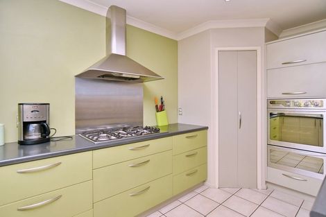 Photo of property in 8 Ross Place, Northwood, Christchurch, 8051
