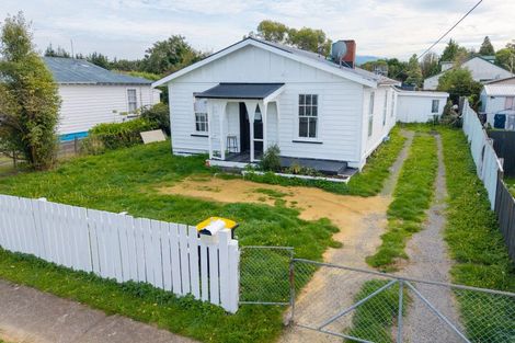 Photo of property in 21 Atkinson Street, Woodville, 4920