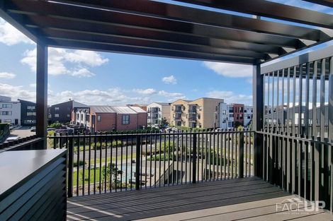 Photo of property in 2/1 Ko Roa Lane, Hobsonville, Auckland, 0616