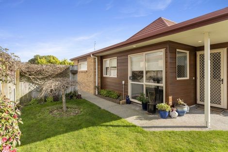 Photo of property in Rangeview Villas, 63/9 Fuller Close, Levin, 5510