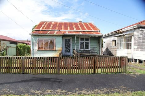 Photo of property in 34 Cobden Street, Westport, 7825