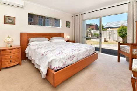 Photo of property in 110 Lakeside Drive, Orewa, 0931