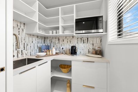 Photo of property in 54 Freedom Drive, Kelvin Grove, Palmerston North, 4414