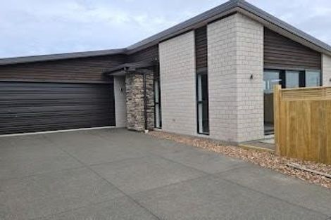 Photo of property in 10 Lussa Close, Broomfield, Christchurch, 8042