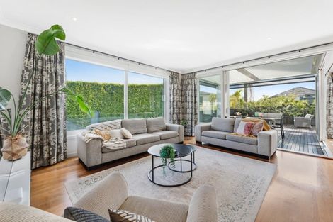 Photo of property in 8 Verley Rise, East Tamaki Heights, Auckland, 2016