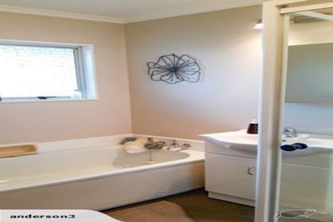 Photo of property in 19 Hillcrest Drive, Kelvin Grove, Palmerston North, 4414