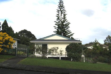 Photo of property in 64 Hollywood Avenue, Titirangi, Auckland, 0604