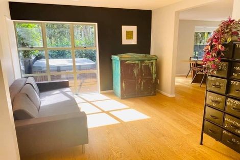 Photo of property in 90 Park Road, Titirangi, Auckland, 0604