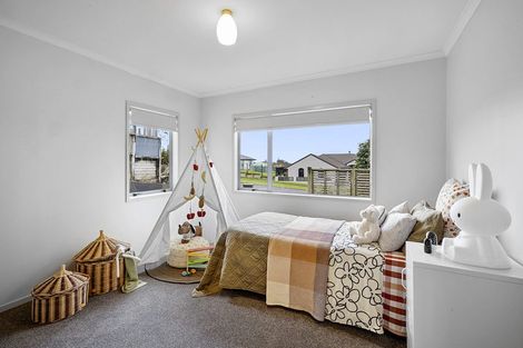 Photo of property in 44 Karamea Street, Whalers Gate, New Plymouth, 4310