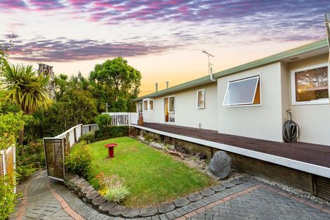 Photo of property in 24 Milan Drive, Glen Eden, Auckland, 0602
