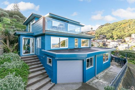Photo of property in 10 Cave Road, Houghton Bay, Wellington, 6023