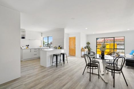 Photo of property in 8 Pono Place, Waiuku, 2123