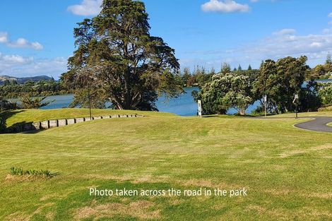 Photo of property in 39a Pohutukawa Avenue, Red Beach, 0932