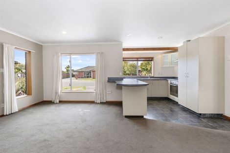Photo of property in 33 Kirsten Place, Parklands, Christchurch, 8083