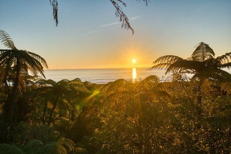 Photo of property in 20 Weenink Road, Karoro, Greymouth, 7805