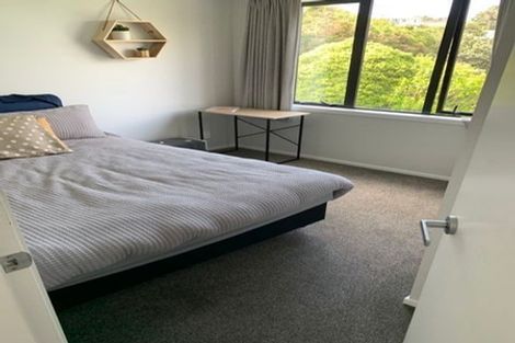 Photo of property in 29b Glanmire Road, Newlands, Wellington, 6037