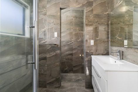 Photo of property in 18 Haywards Lane, Duvauchelle, 7581