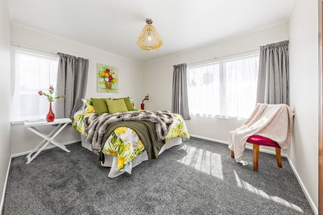 Photo of property in 24 President Avenue, Papakura, 2110