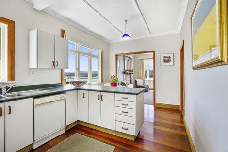 Photo of property in 49 Hungerford Road, Lyall Bay, Wellington, 6022