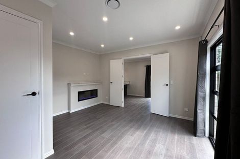 Photo of property in 19 Artesia Close, Shamrock Park, Auckland, 2016