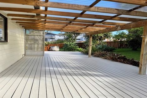 Photo of property in 64 Tamahere Drive, Glenfield, Auckland, 0629