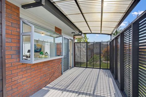 Photo of property in 52 Bodi Place, Te Atatu South, Auckland, 0610