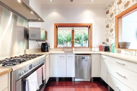 Photo of property in 4 Raroa Crescent, Northland, Wellington, 6012