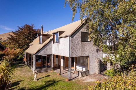 Photo of property in 75 Cedar Drive, Kelvin Heights, Queenstown, 9300