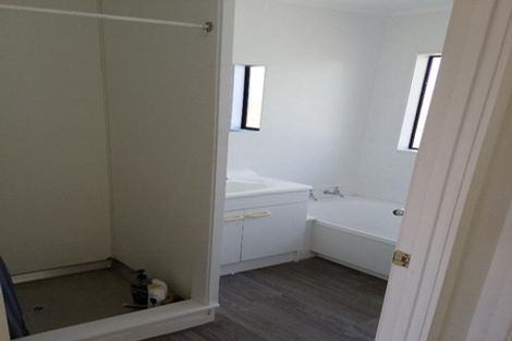 Photo of property in 2/8 Quiet Street, Te Atatu South, Auckland, 0610