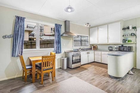 Photo of property in 28 Wharfe Street, South Hill, Oamaru, 9400