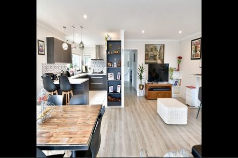 Photo of property in 780 East Coast Road, Oteha, Auckland, 0630