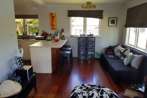 Photo of property in 37 Edmonton Road, Henderson, Auckland, 0612