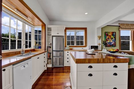 Photo of property in 416 Frankley Road, Hurdon, New Plymouth, 4310