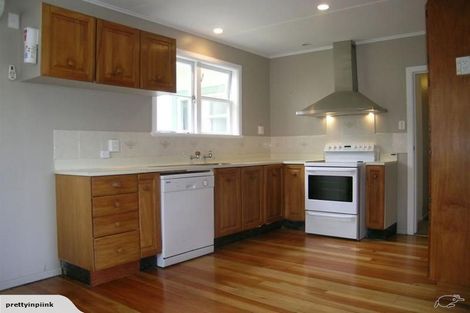 Photo of property in 40 Ruskin Road, Newlands, Wellington, 6037