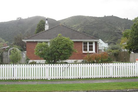 Photo of property in 17 Langford Street, Naenae, Lower Hutt, 5011