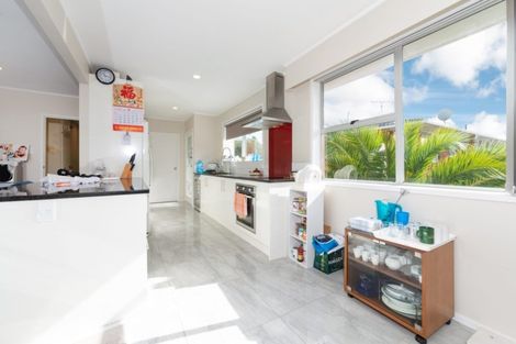 Photo of property in 68 Triangle Road, Massey, Auckland, 0614