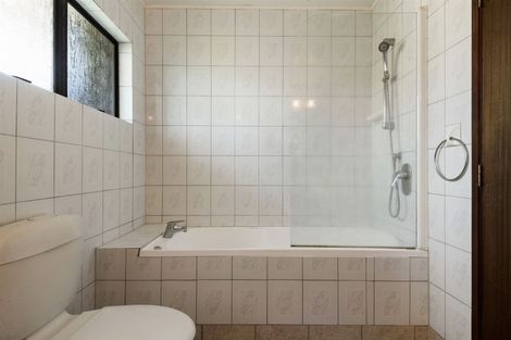Photo of property in 10 Portsea Place, Chatswood, Auckland, 0626