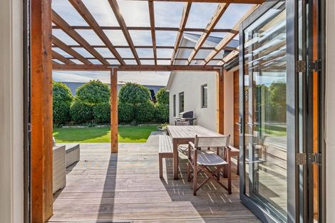 Photo of property in 2 Bridesdale Drive, Lake Hayes, Queenstown, 9304